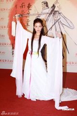 幻灯图集：谢婷婷古装扮小龙女 不帮嫂子带孩子