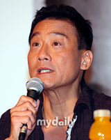 组图：郭富城梁家辉韩国釜山出席《寒战》发布会