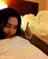 组图：张柏芝“嘟嘴卖萌”生活自拍照曝光