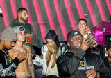 组图：比伯被捕前派对照曝光 裸上身与嫩模狂欢