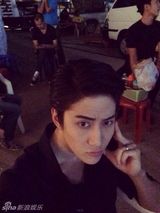 组图：泰版《浪漫满屋》走红 邪魅男主迷倒少女