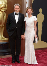 组图：86届奥斯卡红毯星光闪耀 高贵与奇葩并存