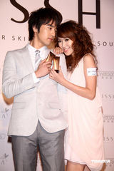 幻灯图集：赵又廷白西装扮王子 否认黑道逼迫传闻