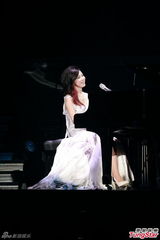 组图：邓紫棋曝林宥嘉支持个唱 害羞不谈