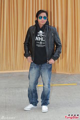 组图：方逸华跪拜邵逸夫 刘德华张学友致祭