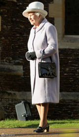 高清图：英国王室圣诞节现身教堂凯特帽子抢眼