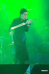 组图：黄贯中开唱未见朱茵 陈豪黄德斌助阵