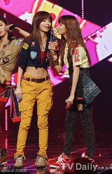 组图：少女时代性感俏舞《MCD》蝉联冠军