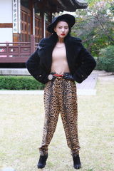 高清图：高圆圆韩国拍摄芭莎大片工作花絮2