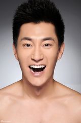 组图：《千山暮雪》赵楚仑性感帅气写真曝光