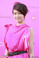 组图：吴君如力挺曾志伟 胡杏儿不急发展新感情