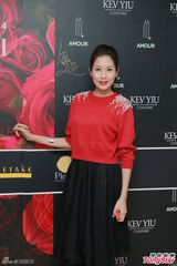 组图：吴雨霏无惧发烧秀性感 张敬轩没胆上歌手