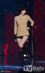 组图：李玟雨佳仁热舞《冠军秀》 B.A.P夺冠