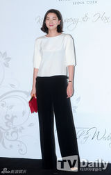 组图：韩惠珍嫁小8岁球员寄诚庸 朴泰桓等道贺