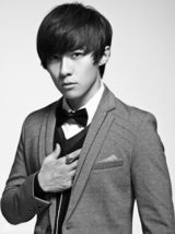 组图：台湾当红小生唐禹哲服饰大片 展秋冬新锐姿态