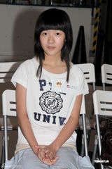 组图：徐娇清纯亮相 和周星驰保持“父女”关系