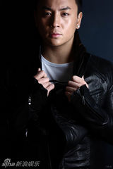 组图：释小龙潮范儿写真曝光 展现微熟魅力