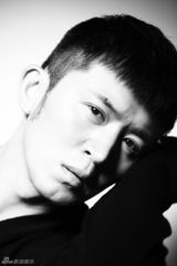 组图：郭家铭黑白写真蜕变成熟硬汉
