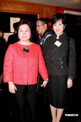 幻灯图集：赌王三太携女出席活动 透露赌王状况良好