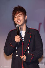 组图：张佑赫台北亲民秀舞蹈 想找90后嫩女友