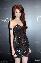 组图：许志安否认工作量减少 赞容祖儿有大将之风 