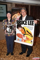 组图：李小龙胞姐现身其40年纪念活动神采奕奕