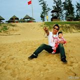 歌手含笑爱女首曝光 开心当奶爸(图)