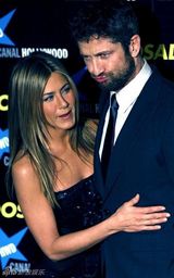 幻灯：《赏金猎人》西班牙首映 安妮斯顿携手巴特勒