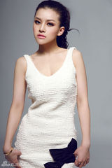 幻灯图：马露儿可爱写真 挑战荧屏演绎冷艳杀手