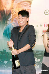 高清图：林峰容祖儿广州谢票 翡翠明珠内地票房佳