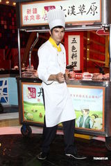 组图：《料理情人梦》热拍 吴克群凤小岳开火烤肉