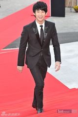 组图：2011韩剧颁奖礼举行 李敏镐廉晶雅夺大奖