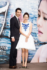 高清图：孙艺珍金南佶等俊男美女宣传《鲨鱼》