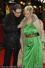 幻灯图：《理发师》柏林首映 女星要温度不要风度