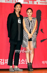 幻灯图： 韩佳人金南吉等出席《坏男人》发布会