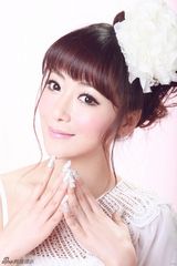 组图：陈紫函时尚大片仙子般温柔俏美