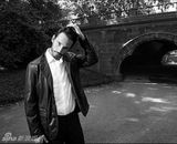 组图：巴西超模《VOGUE》联袂大片演绎缠绵爱恋