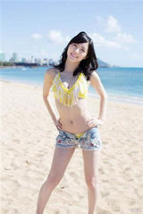 组图：大岛优子毕业前最后一脱 萌妹齐晒比基尼