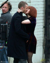 组图：贾斯汀再拍电影 与阿曼达激吻戏被曝光