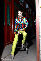 组图：樊蕊复古时尚大片高雅气质