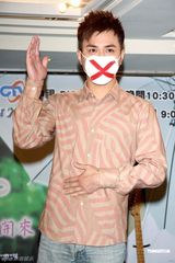 幻灯图：范植伟现身新剧首播记者会 被下封口令