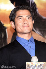 组图：郭富城拍打片保持身材 与舒淇默契如老夫老妻