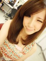 组图：E罩杯瑶瑶黄以安性感写真