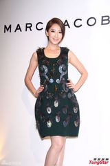 组图：陈妍希瘦身有成露酥胸 隋棠想恋爱苦无对象