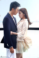 组图：《一克拉梦想》开播 阚清子情陷四角恋