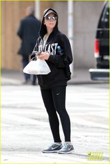 组图：斯嘉丽约翰逊分手后首露面 素颜墨镜躲镜头