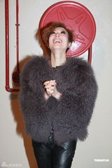 组图：郑秀文古天乐新片开机 打情骂俏不惧绯闻