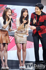 组图：佳仁Stellar等惹火表演《THE SHOW》