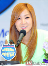 组图：韩女团SISTAR任K-POP街舞宣传大使