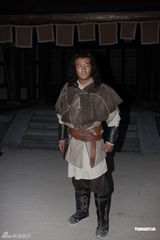 组图：《建元风云》胡军佘诗曼谈情 吴樾曝乞丐装